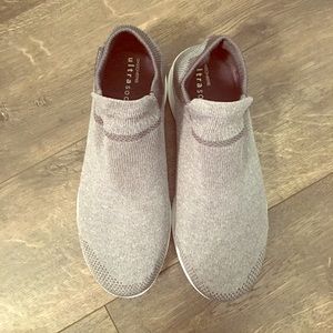 Sketchers Grey Ultrasock Shoes- Size 7